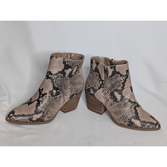 SUN & STONE Womens Snake Print Block Heel Pointed Toe Zip Ankle Boot size 6 Glam - Picture 4 of 9